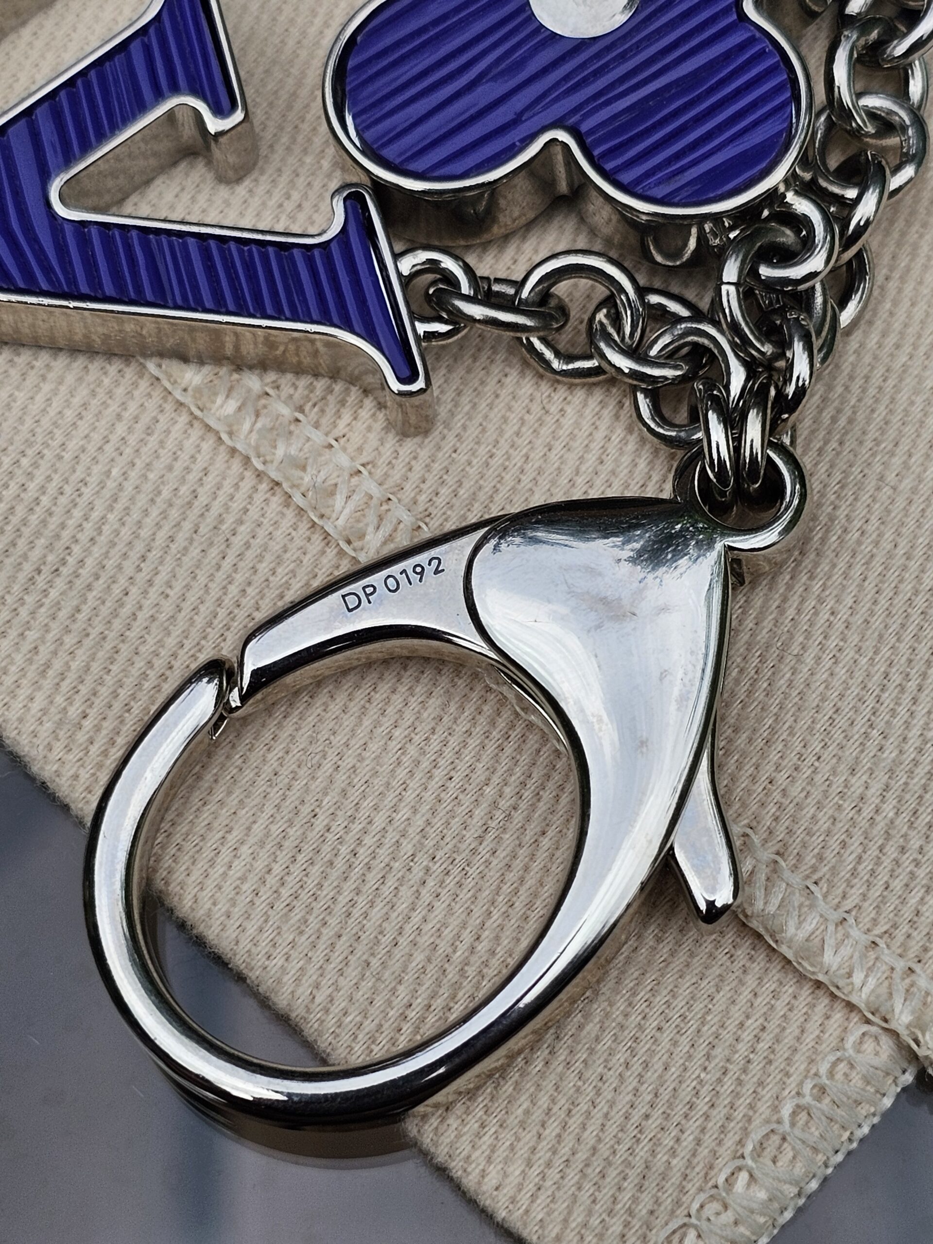 Louis Vuitton Fleur D Epi Charm in Epi Figue - Image 5