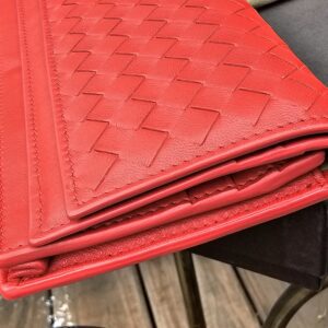 Close-up of the Intrecciato weave on the Cassis Nappa leather of the Bottega Veneta wallet