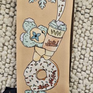NYC design on the Louis Vuitton Vivienne in NY BB bandeau with snowflakes, coffee cup and donut motifs