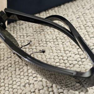 Black acetate frame of the Louis Vuitton Z0527U shield sunglasses