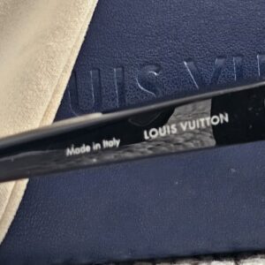 Made in Italy and Louis Vuitton marking on the temple of the Z0527U sunglasses