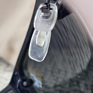 Nose pads and bridge of the Louis Vuitton Z0527U shield sunglasses