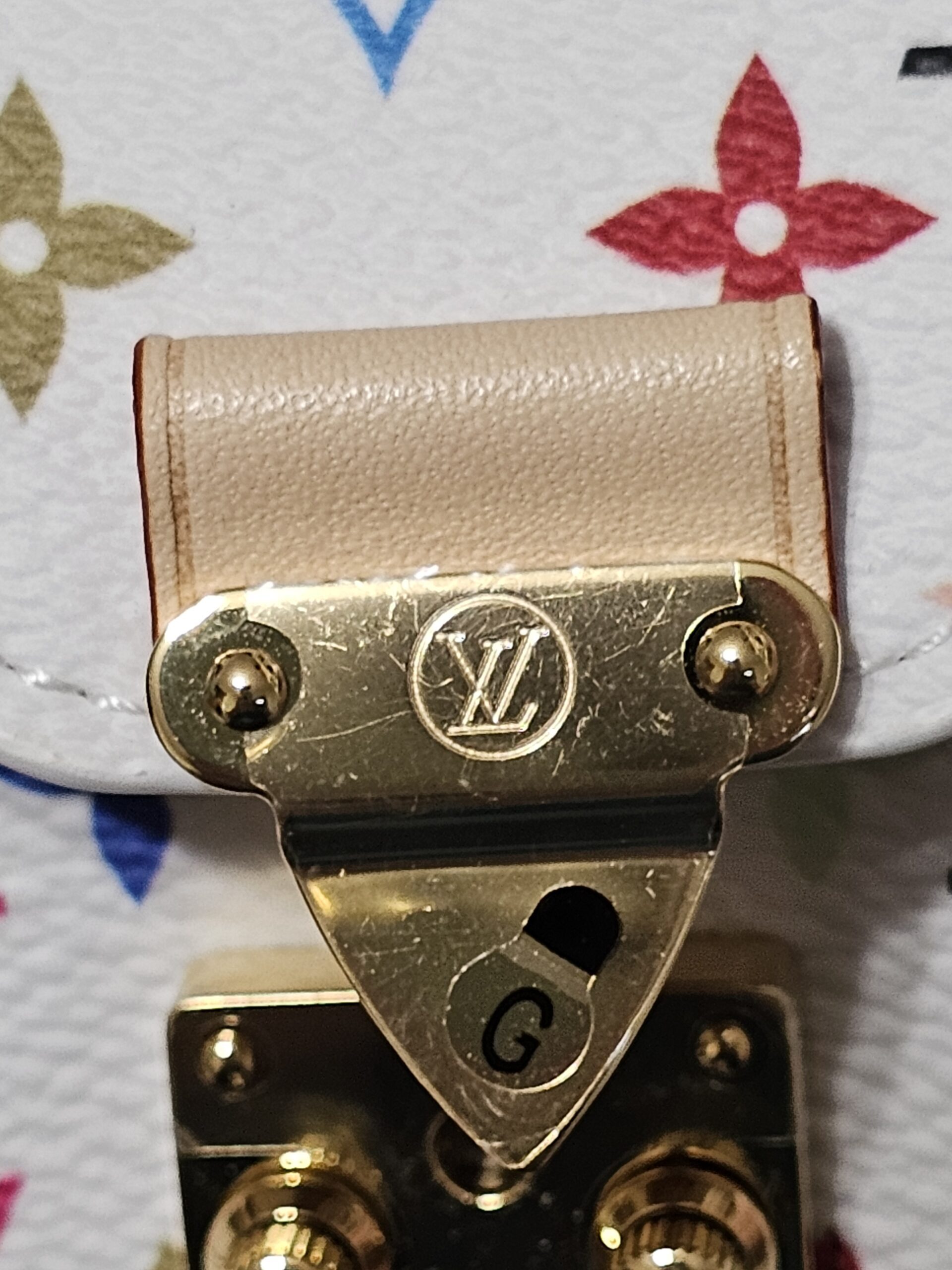 S-lock turn piece with the LV medallion