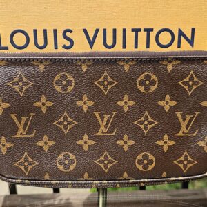Louis Vuitton Multi Pochette Accessoires - Image 4