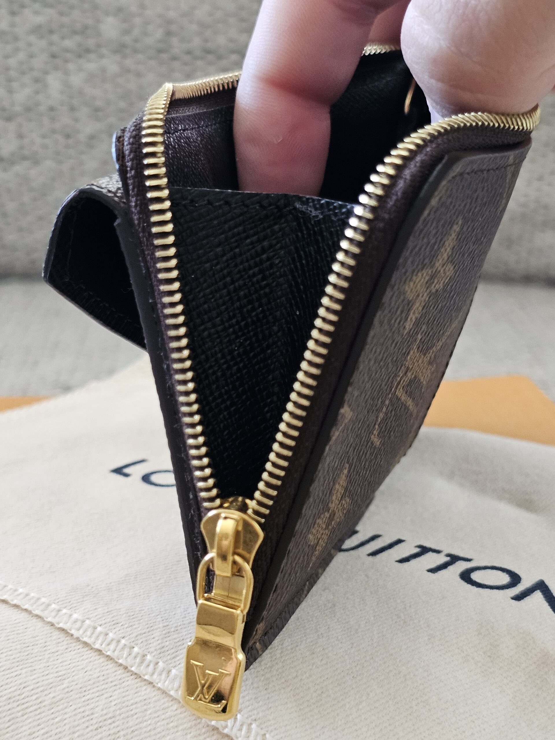 Louis Vuitton Recto Verso Monogram - Image 12