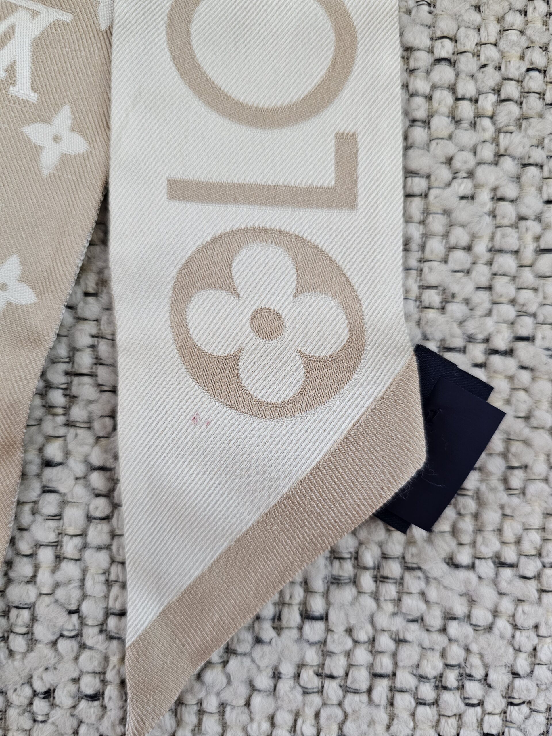 Louis Vuitton Monogram Infinity Bandeau BB Dune - Image 4