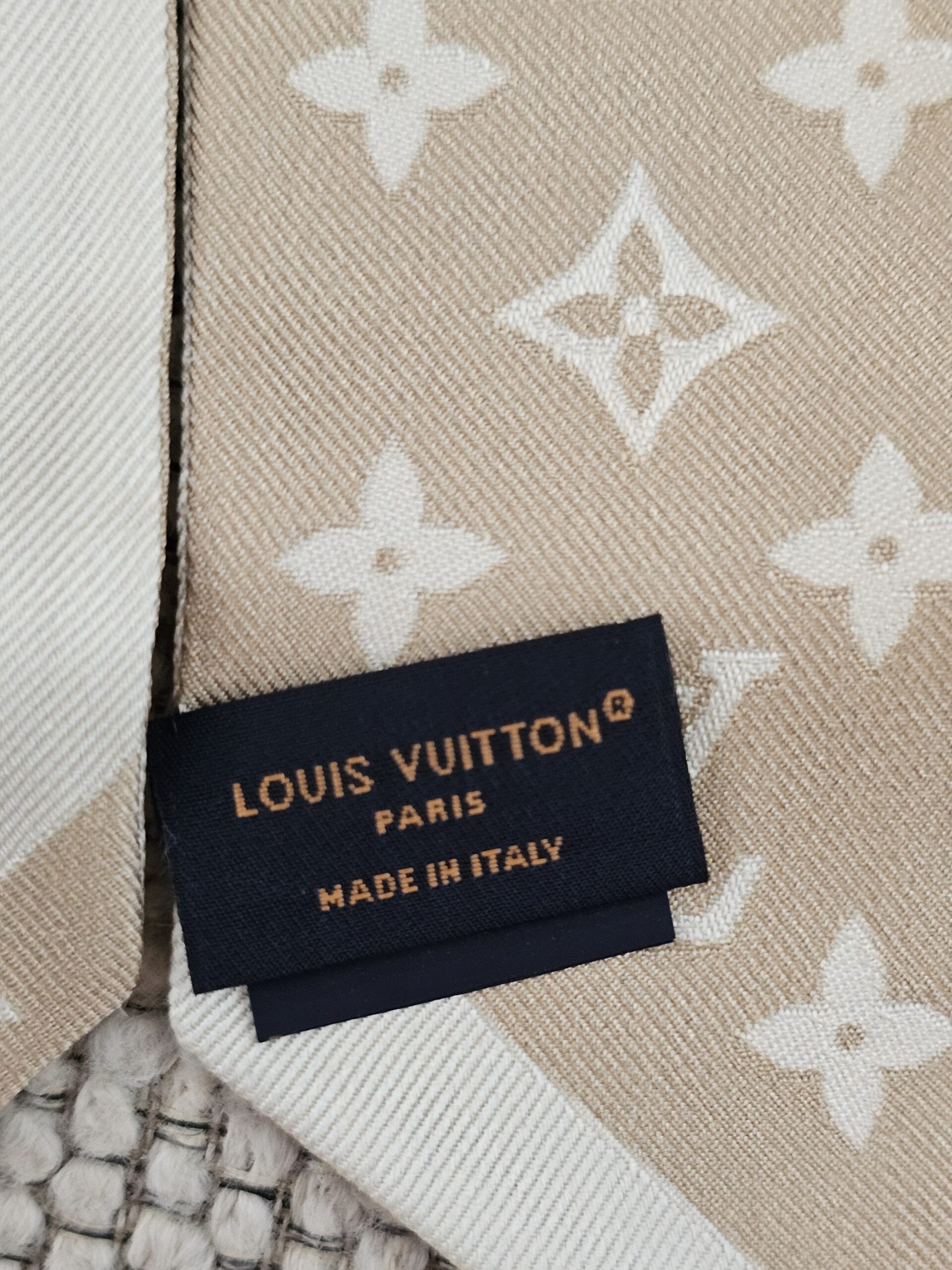 Louis Vuitton Monogram Infinity Bandeau BB Dune - Image 6