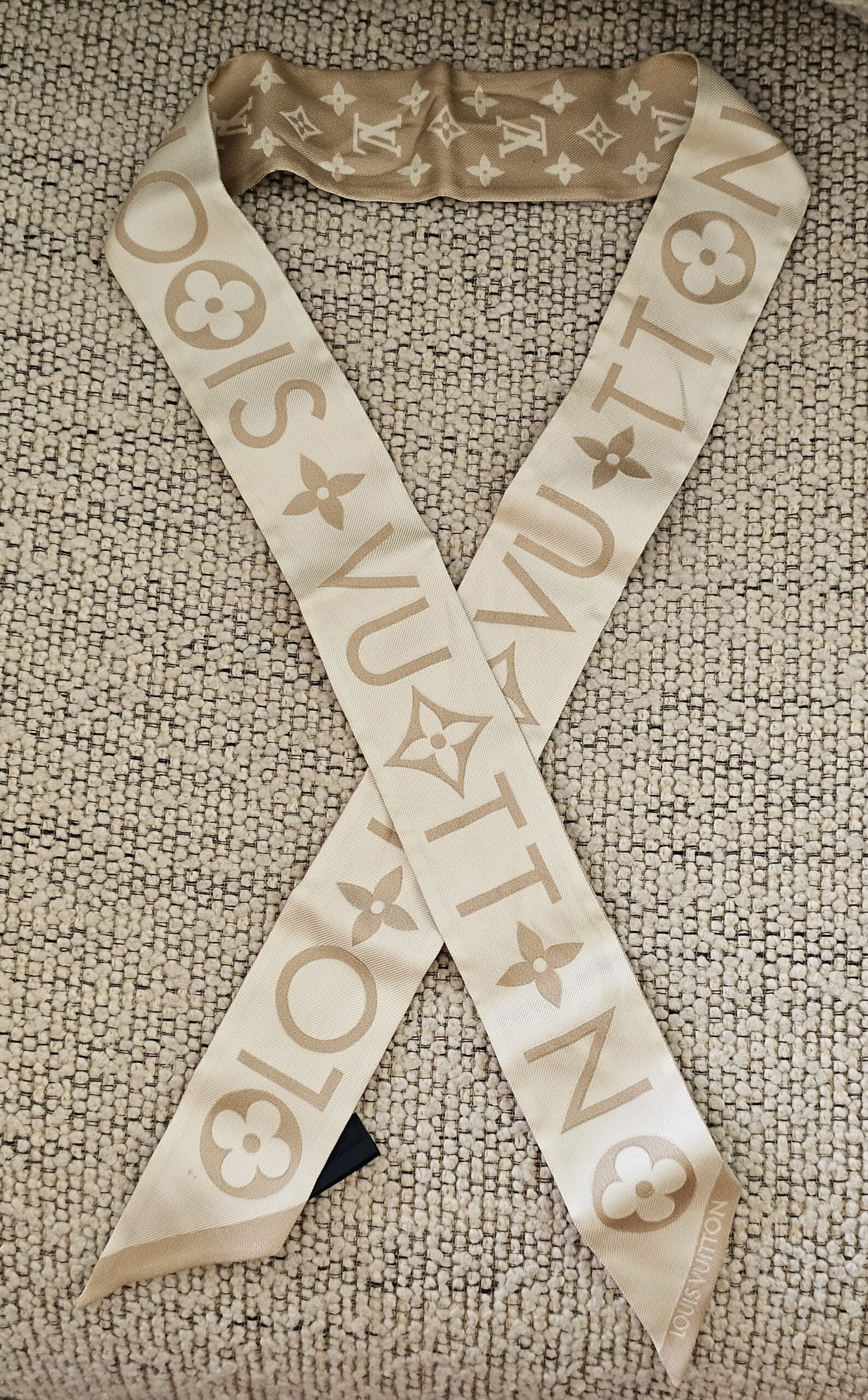 Louis Vuitton Monogram Infinity Bandeau BB Dune - Image 9