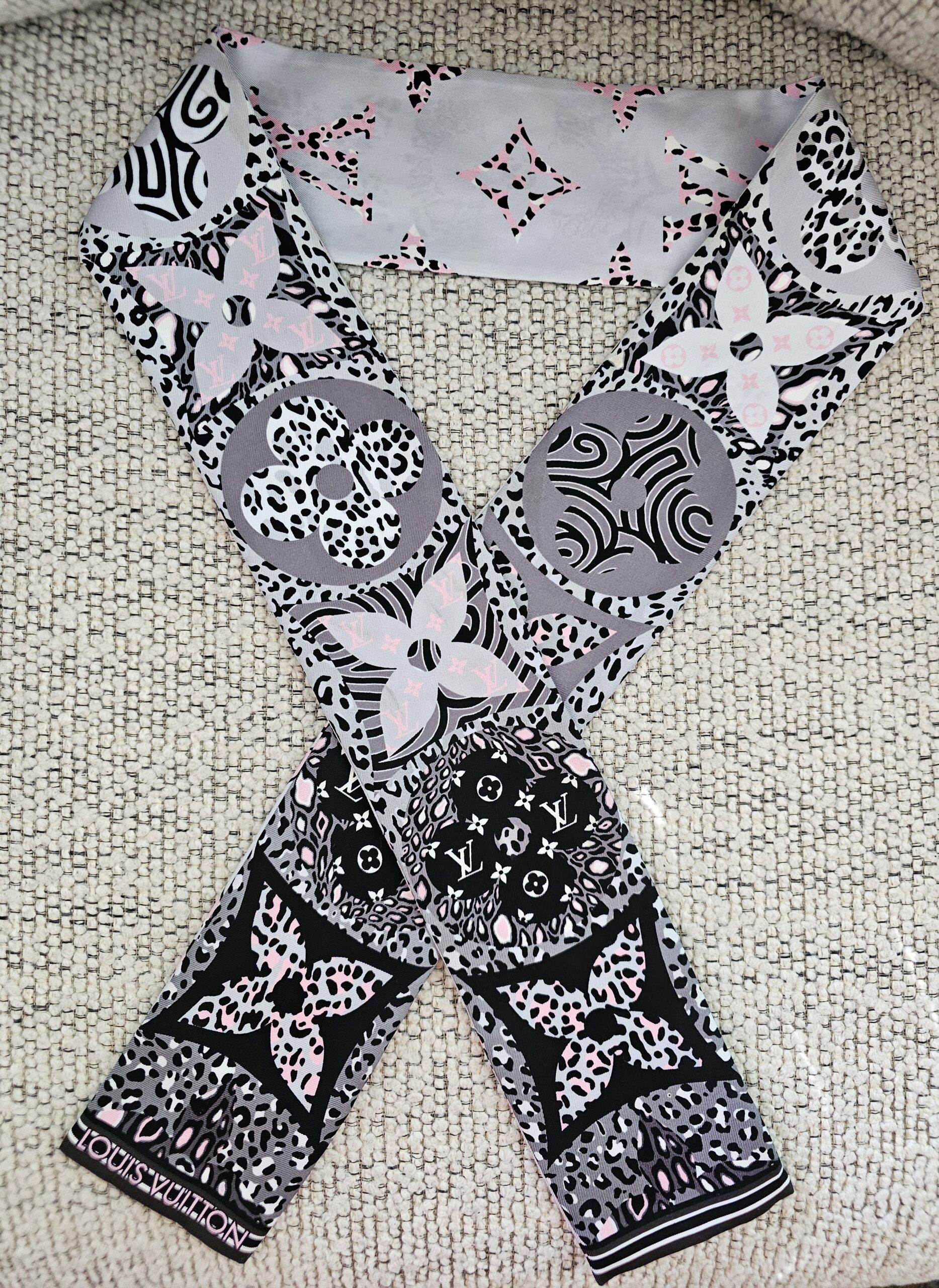 Louis Vuitton Jungle Mania Bandeau - Image 6