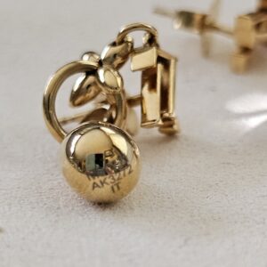 Louis Vuitton Gold LV Flowergram Pendant Earrings - Image 5