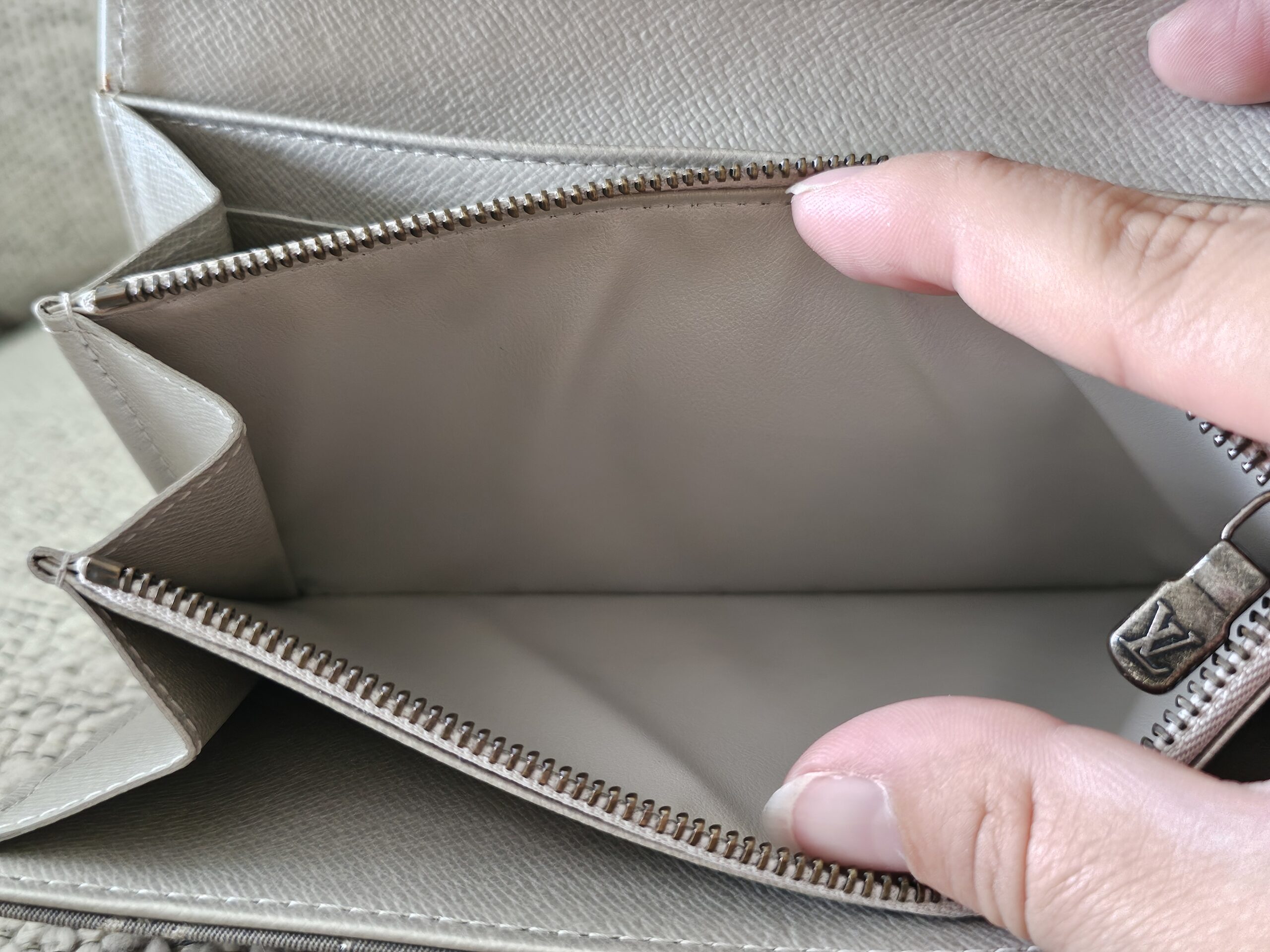 Interior of the Mini Lin Sarah Wallet showing the silver-tone coin compartment zipper