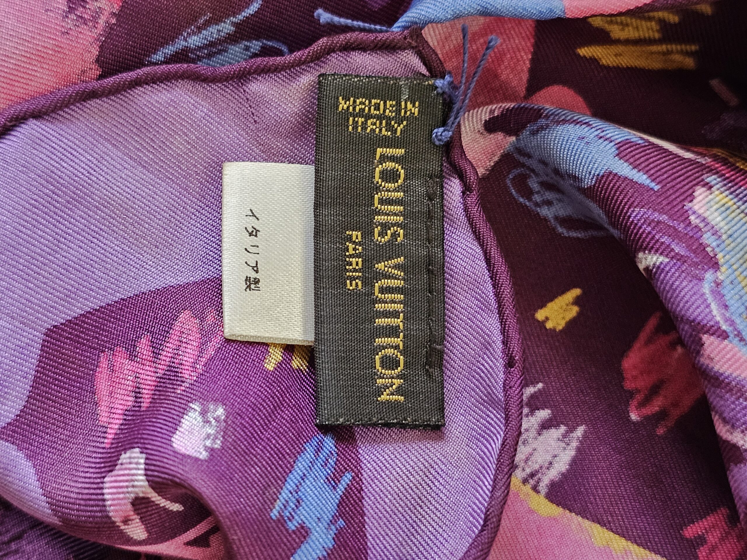 LOUIS VUITTON PARIS made in Italy label on the silk scarf