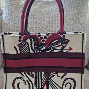 Reverse of the Dioramour D-Chess Heart Book Tote in red, black and white embroidery