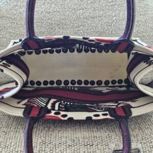 Interior of the Dioramour Book Tote seen from above
