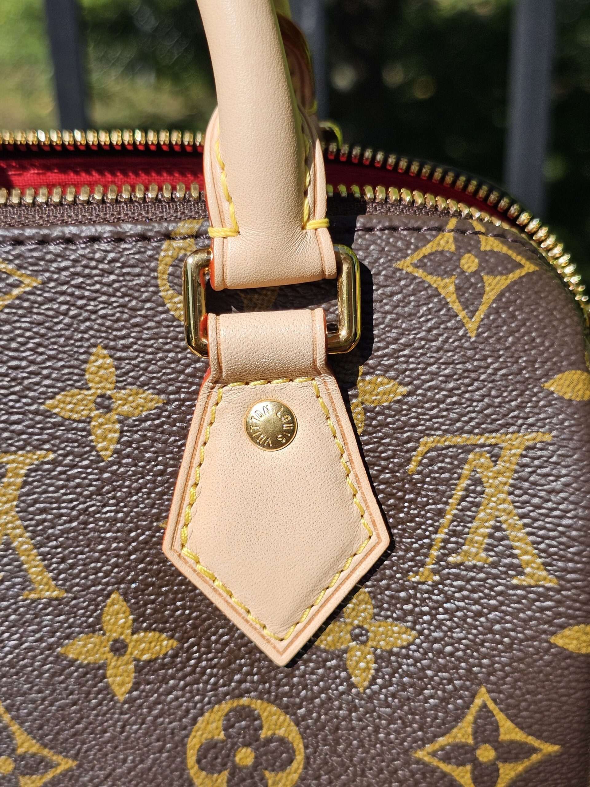 Second handle attachment on the Speedy Bandouliere 20