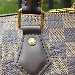 Second handle attachment on the Speedy Bandouliere 30