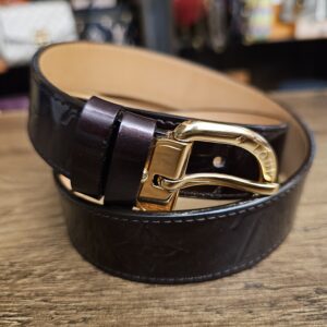 Louis Vuitton Monogram Vernis Santur Belt Amarante Size 80 - the belt coiled with its gold-tone buckle