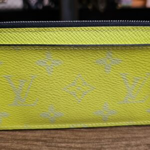 Reverse of the yellow Taïgarama card holder with the Monogram print