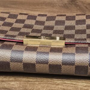 Base of the Damier Ebene Favorite MM