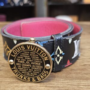 Louis Vuitton Murakami Monogram Multicolor Trunks and Bags Belt Black Size 80 - the belt coiled with its Trunks and Bags medallion buckle