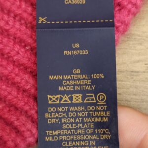 Care label reading 100 percent cashmere made in Italy