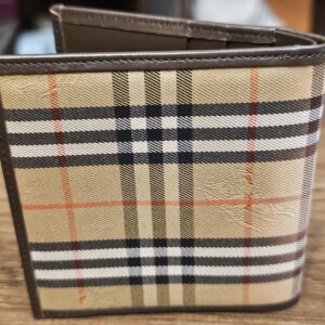 Back of the Burberrys bifold wallet showing the Nova Check pattern