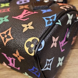 Bottom corner of the Nano Speedy showing the canvas and piping