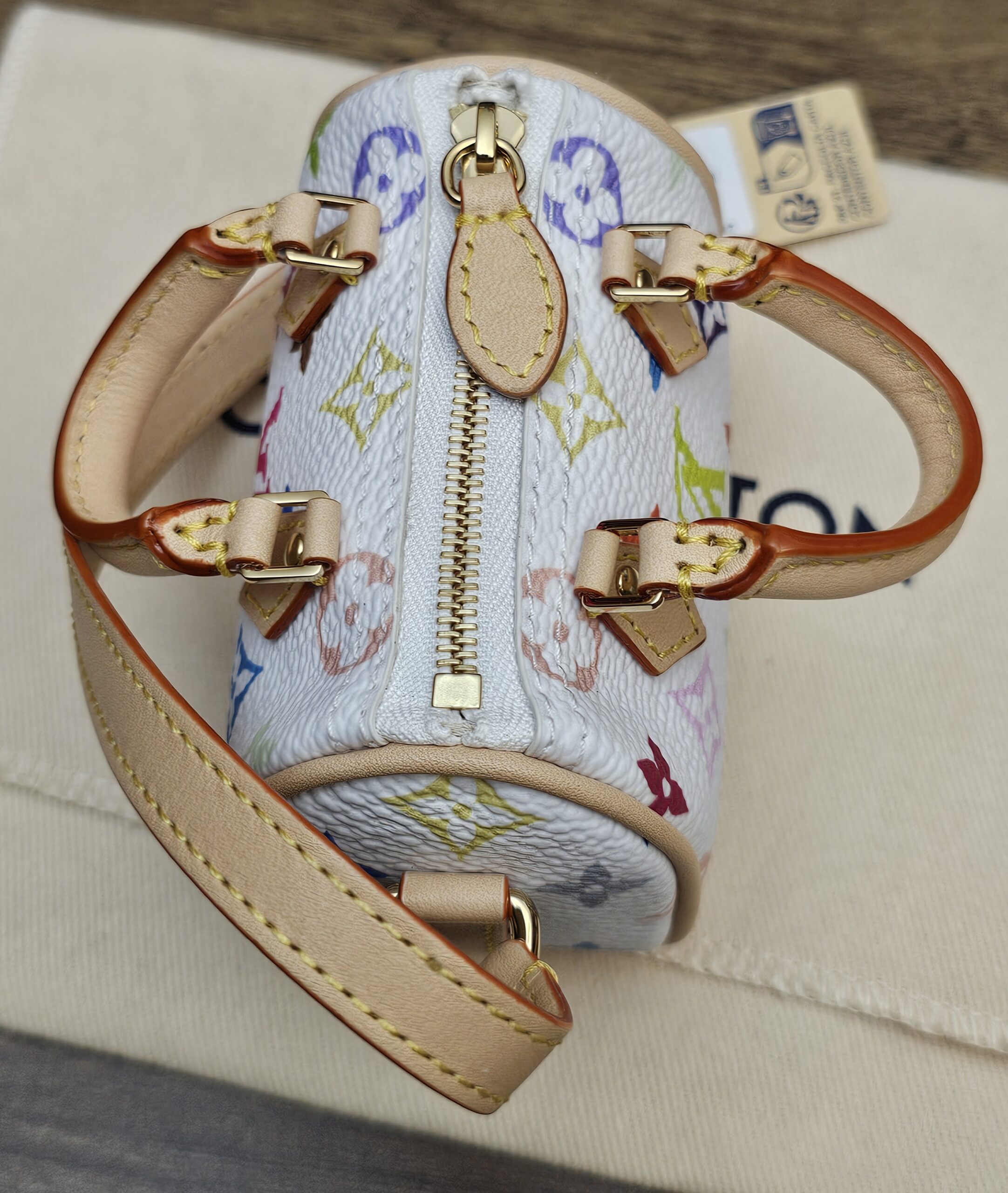 Overhead view along the zip with the strap
