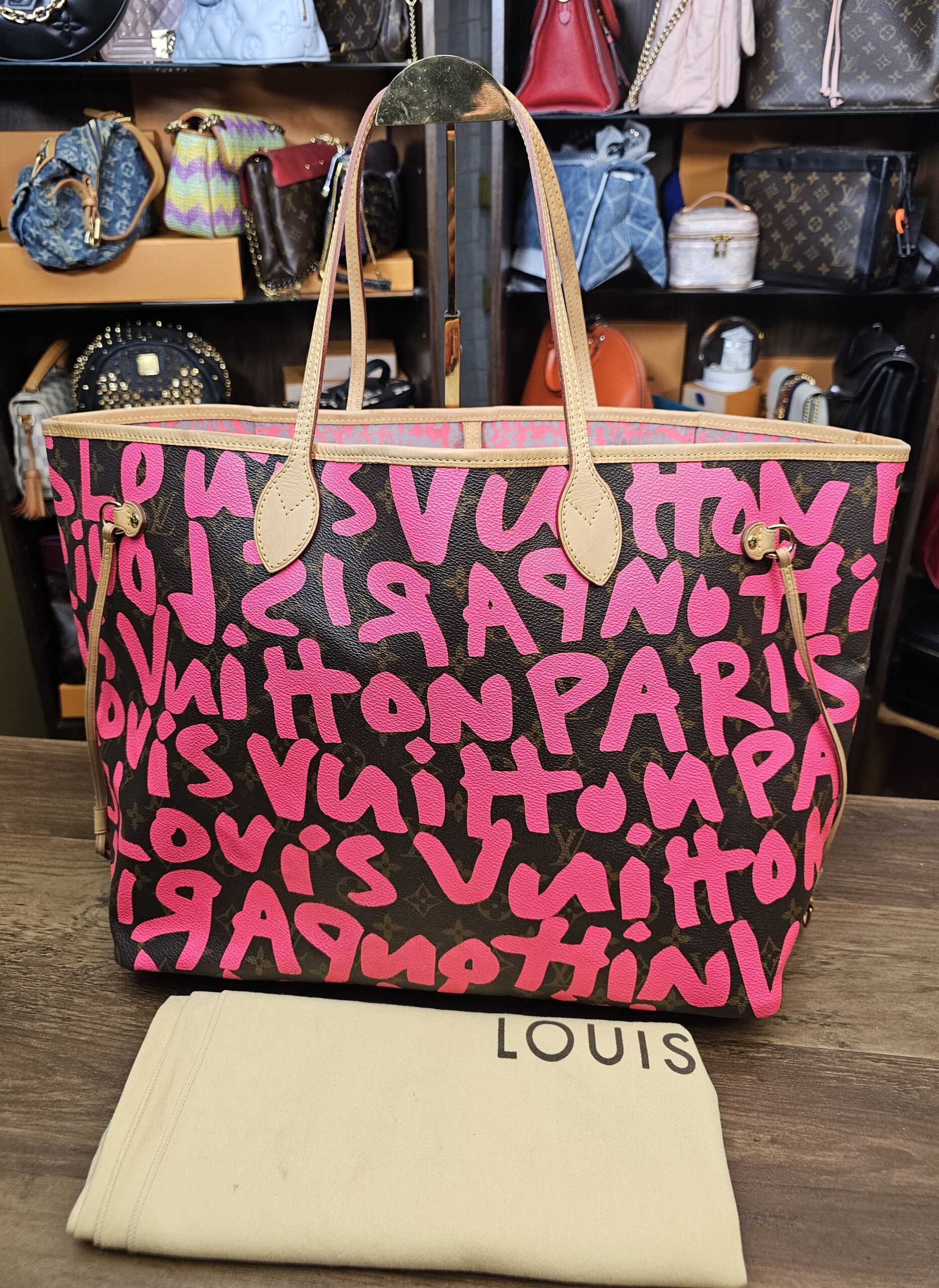 Louis Vuitton x Stephen Sprouse Monogram Graffiti Neverfull GM Fuchsia Pink - front view with the dust bag