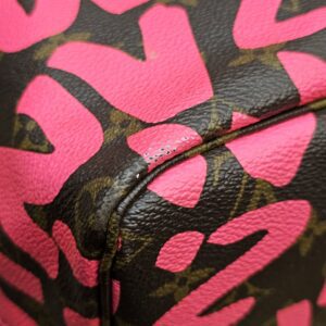 Close up of a base corner with print wear