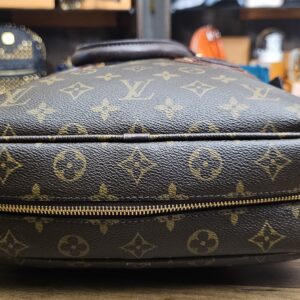 Base of the bag