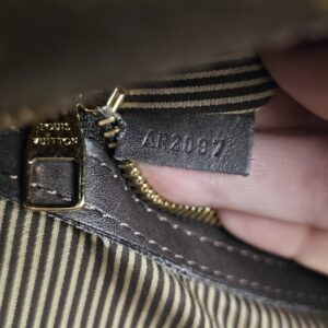 Date code AR2097 on the interior tab