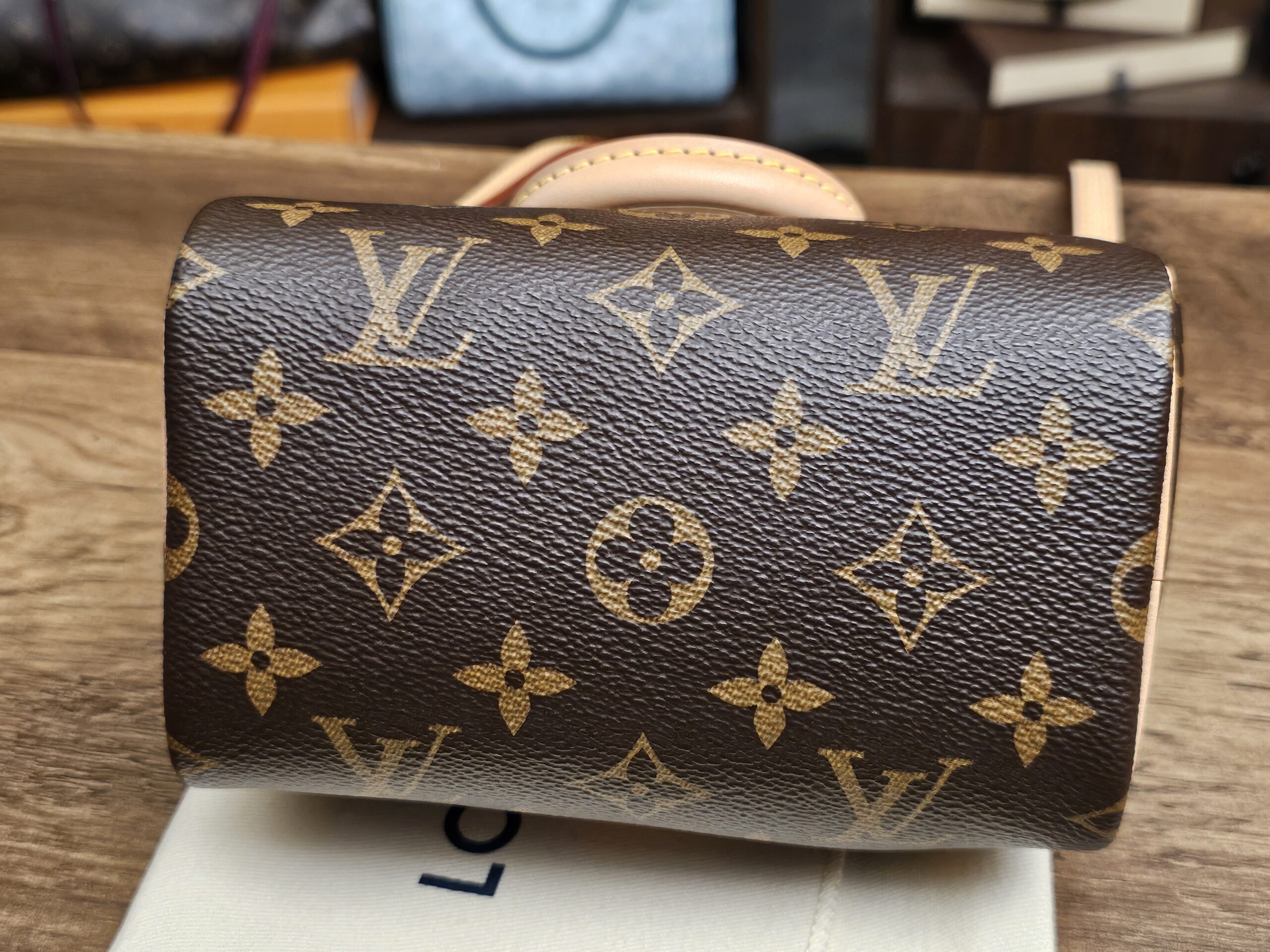 Base of the bag
