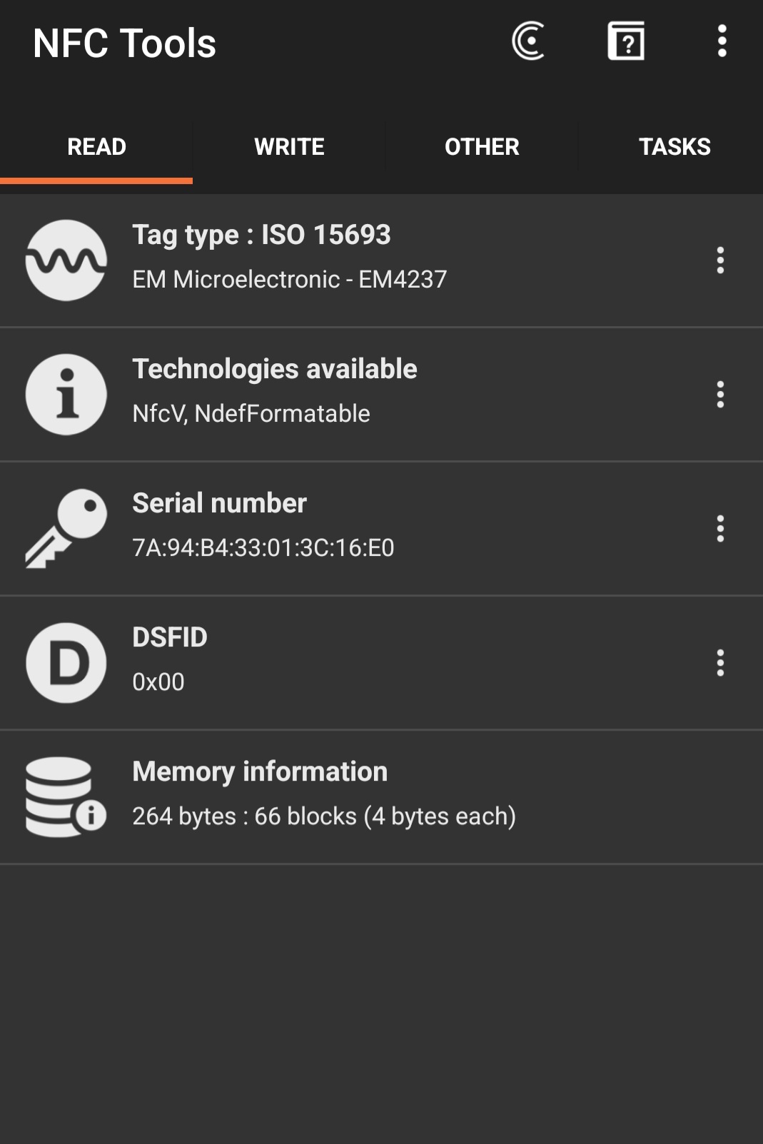 NFC reader screenshot showing the microchip serial number embedded in the Louis Vuitton Recto Verso card holder