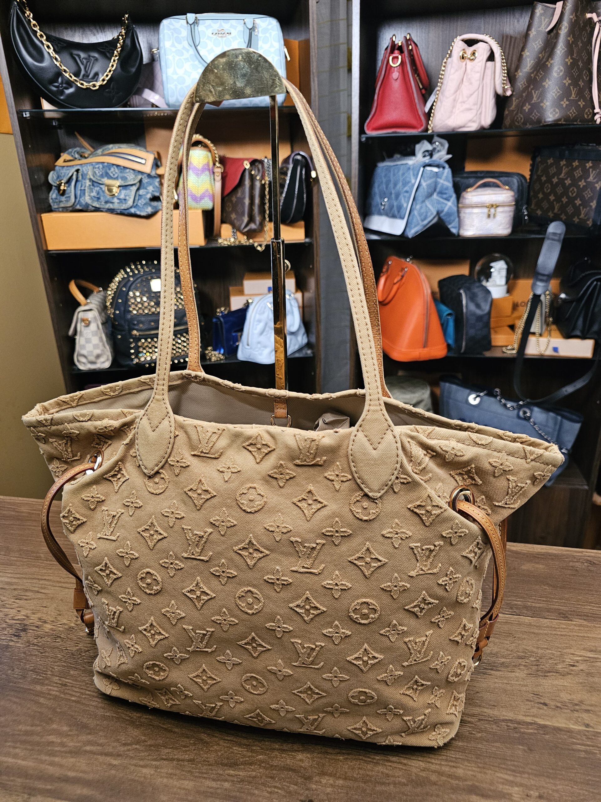 Louis Vuitton Denim Neverfull MM Beige - Image 4