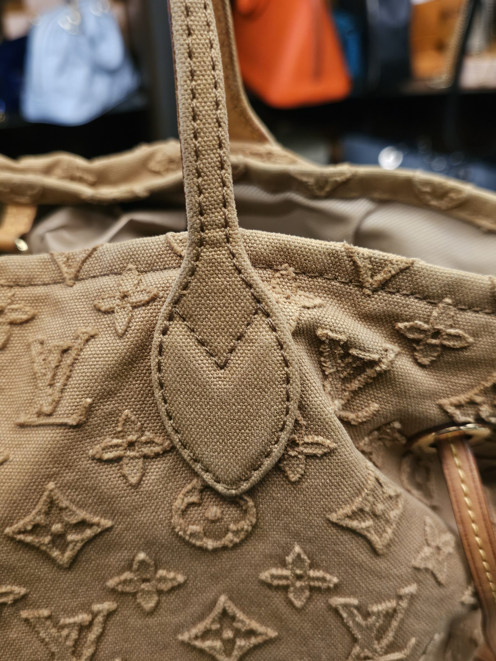 Louis Vuitton Denim Neverfull MM Beige - Image 9