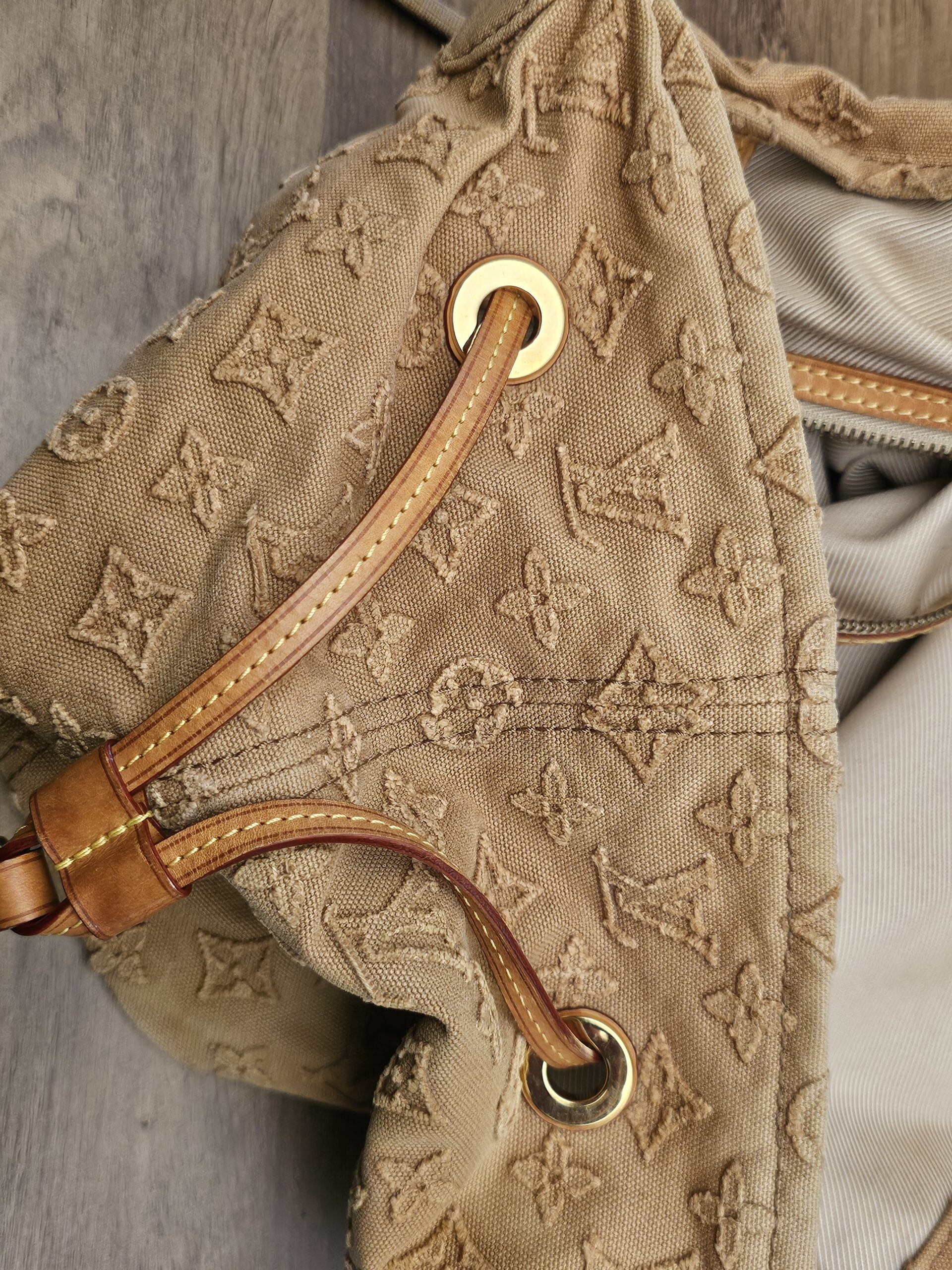 Louis Vuitton Denim Neverfull MM Beige - Image 25