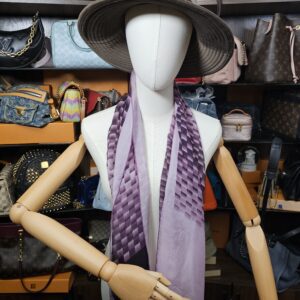 Louis Vuitton Étole Échiquier Silk Stole purple - Image 4
