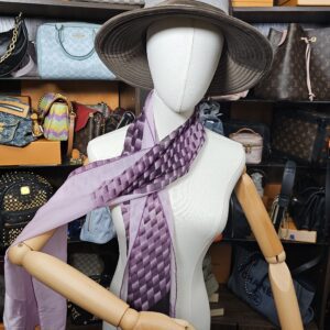 Louis Vuitton Étole Échiquier Silk Stole purple - Image 5