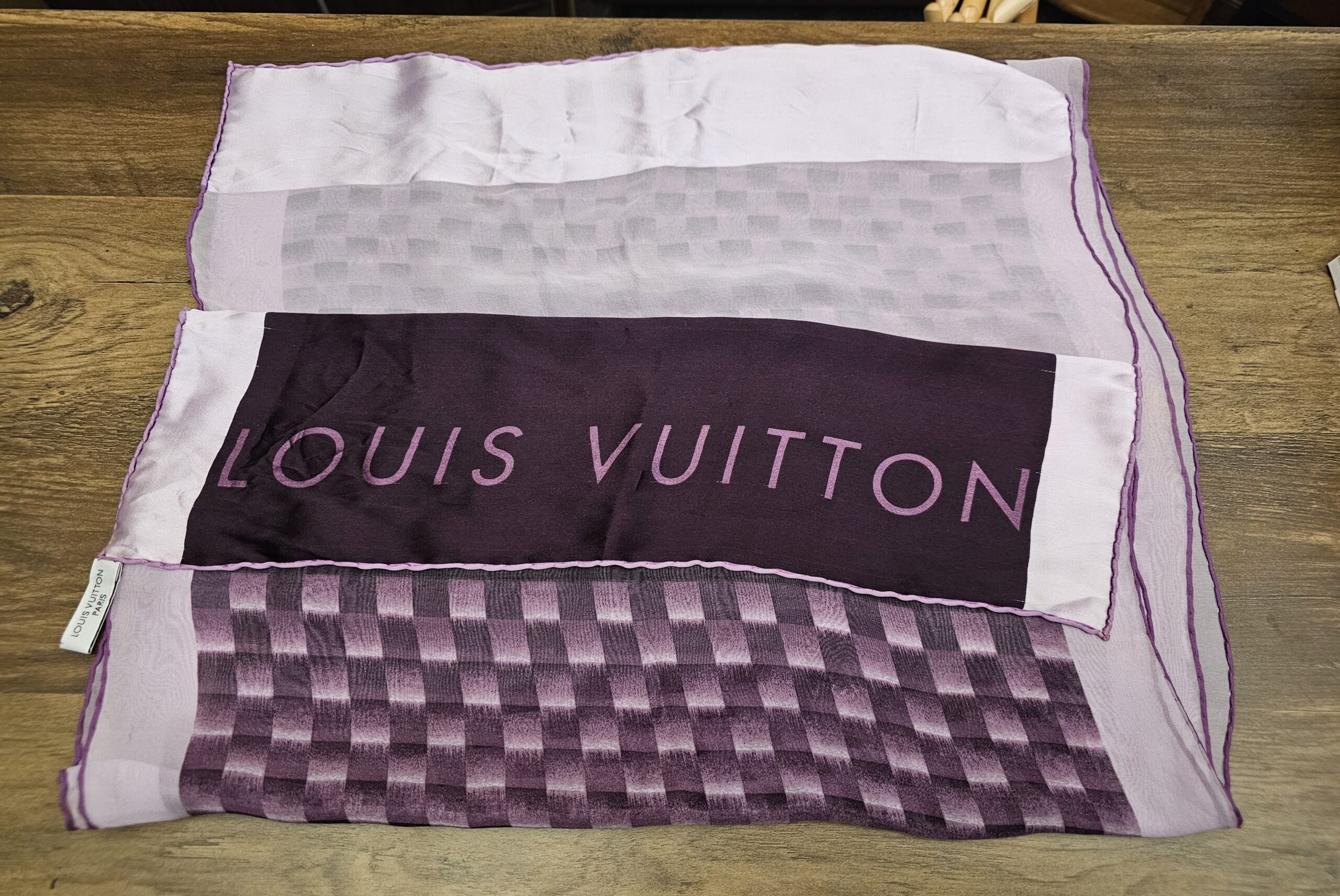Louis Vuitton Étole Échiquier Silk Stole purple - Image 3