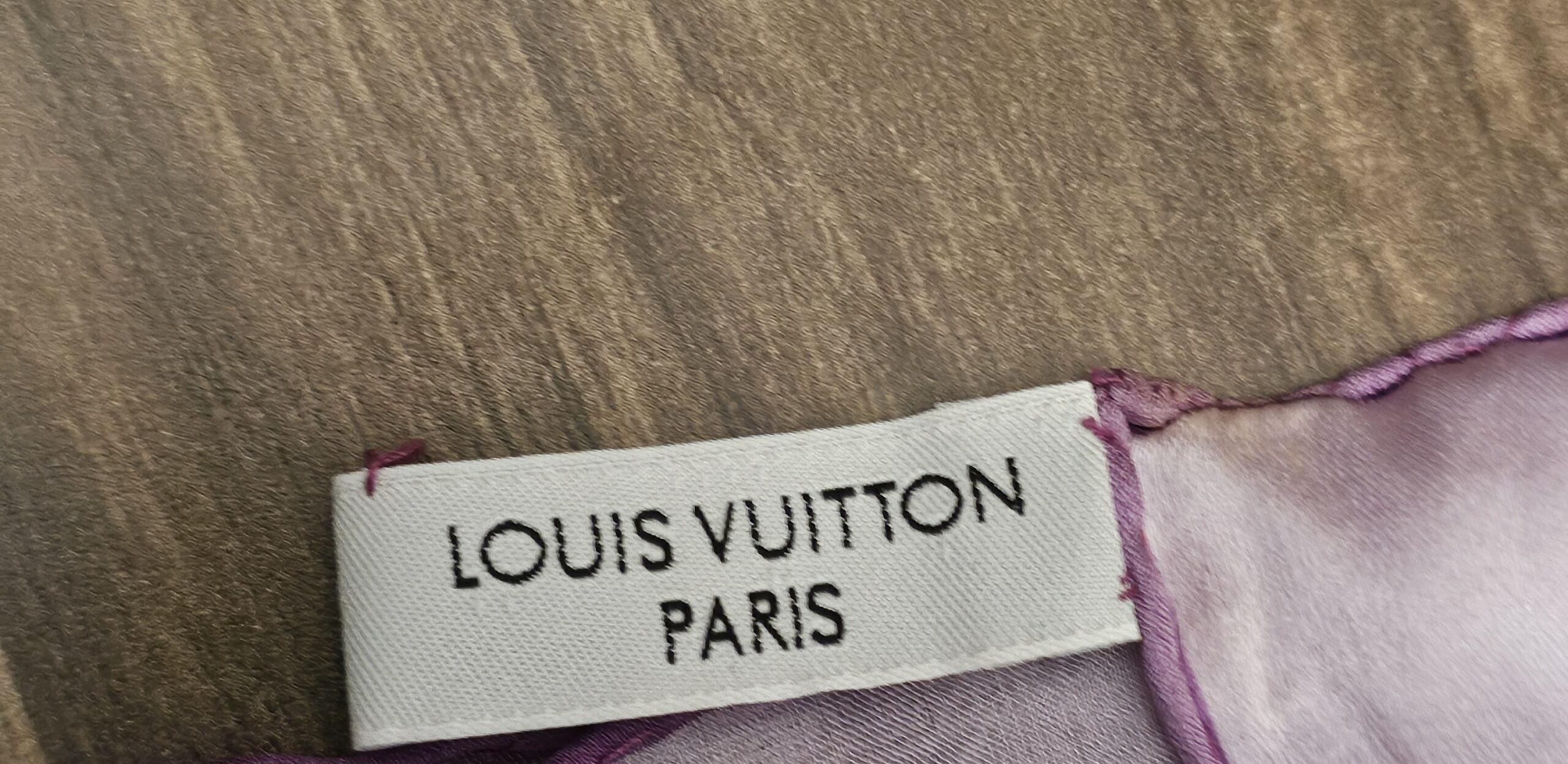 Louis Vuitton Étole Échiquier Silk Stole purple - Image 6