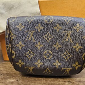 Back of the bag in Monogram canvas