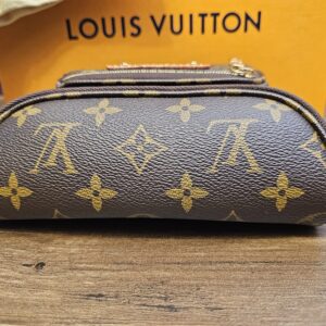 Top view showing the curved shape of the bag