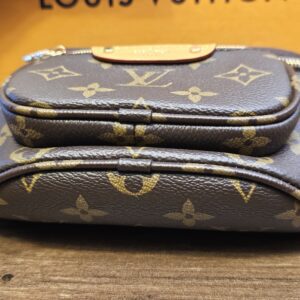 Overhead view of the front pocket and zip top