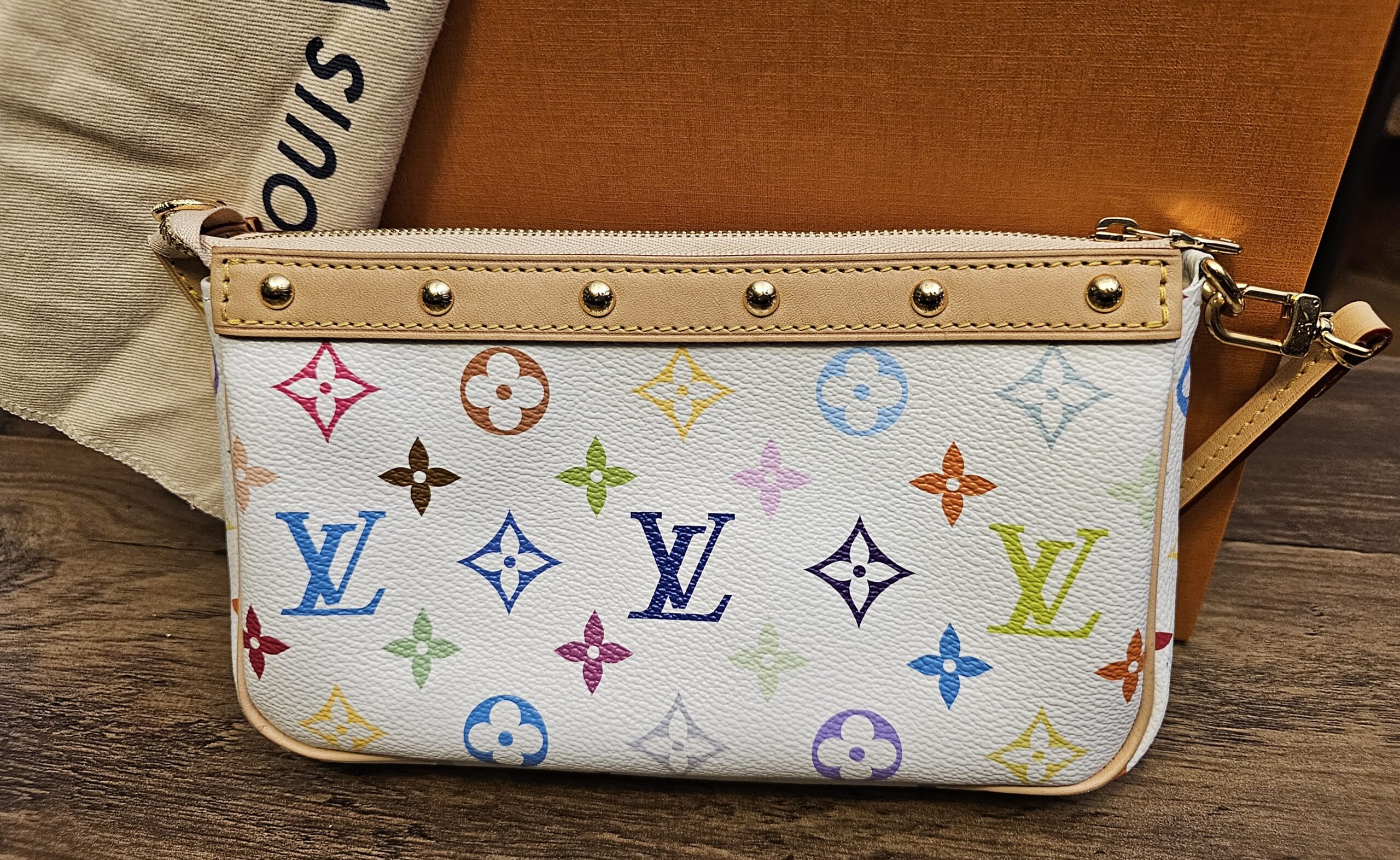 Other side of the pochette with its studded trim
