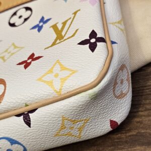 Close up of the Multicolor print near the top edge