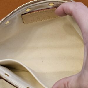 Interior open showing the cream lining