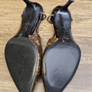 Soles with added non-slip pads on the forefoot