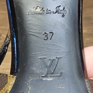 Sole stamped Made in Italy, size 37 and the LV logo