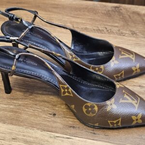 Other side of the pair with the slingback straps